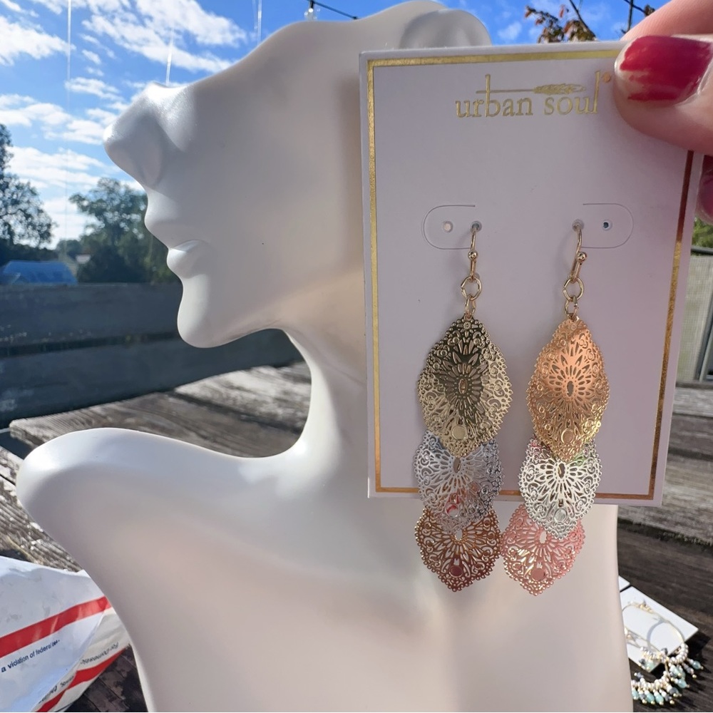 Urban soul gold silver leaves 🍃 drops earrings